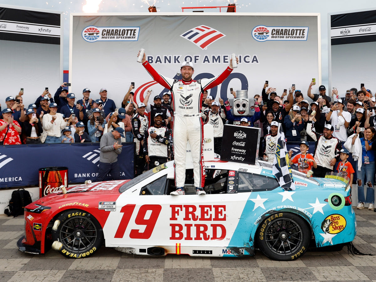*PREORDER* 2026 Chase Briscoe #19 FREE BIRD Patriotic Toyota Camry 1/64 NASCAR Diecast Chassis (Charlotte Win)